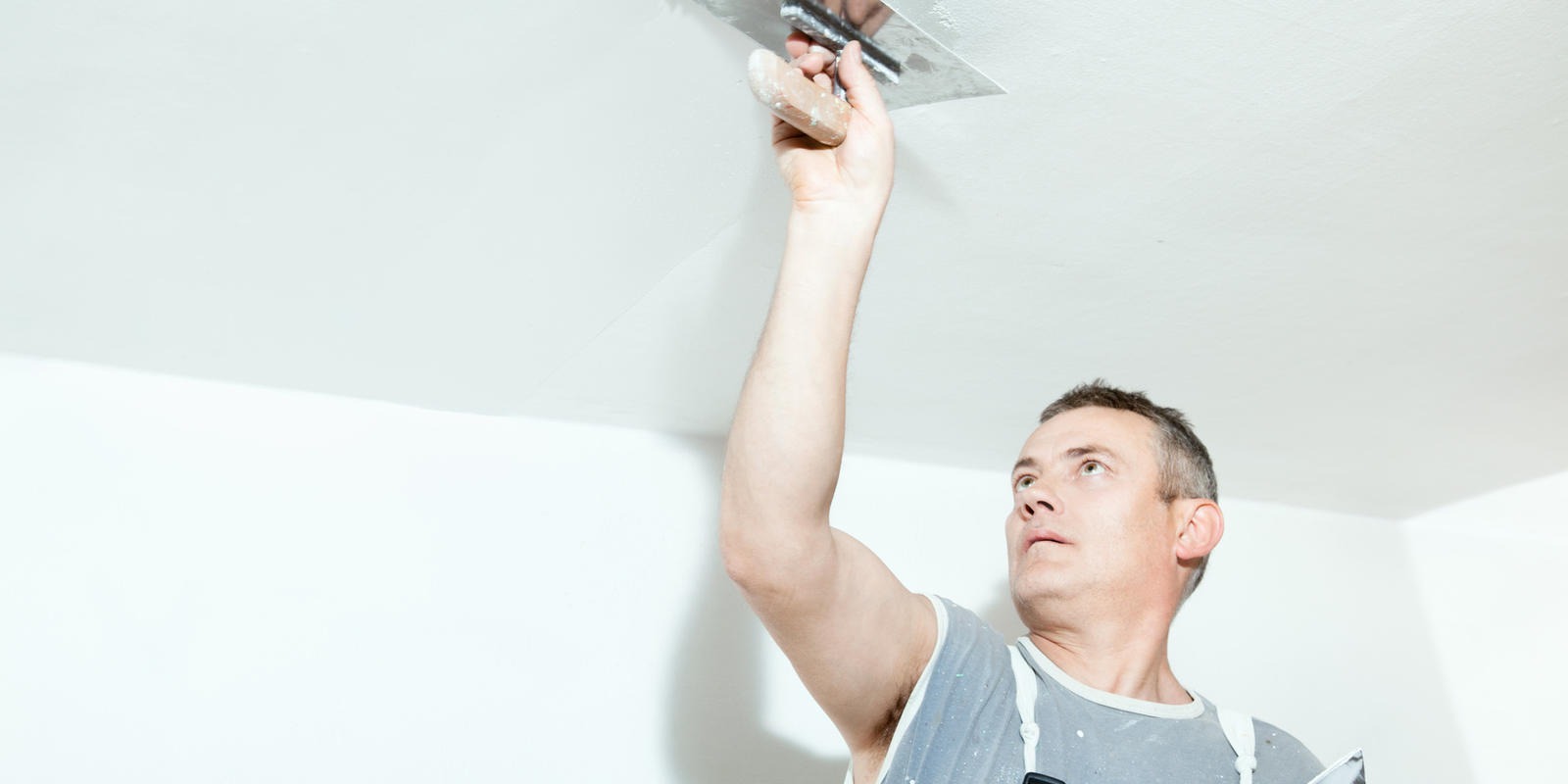 Gipsplaten plafond afwerken